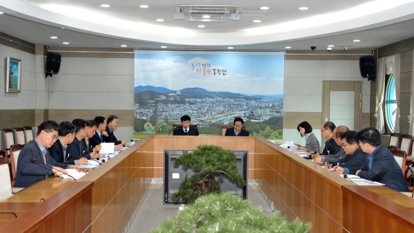 (동두천=김해수기자)동두천시가 신규 사업계획을 발굴하고, 2021년 국도비 확보를 위한 전략회의를 개최했다.(사진제공=동두천시)