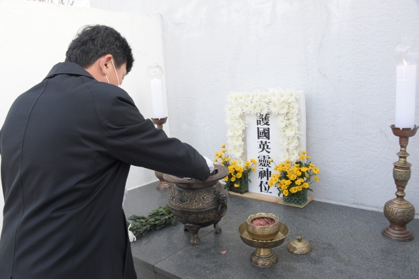 동두천시 제35대 전진석 신임 부시장이 4일 임용장 수여를 시작으로 공식업무를 시작했다.(사진:동두천시)