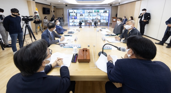 지방정부 주도의 남북교류협력사업 활성화를 위한 협의체인 ‘남북평화협력 지방정부협의회’가 25일 회장단 구성 등 운영체계를 확립하고 본격적인 활동에 돌입했다.(사진=경기도)