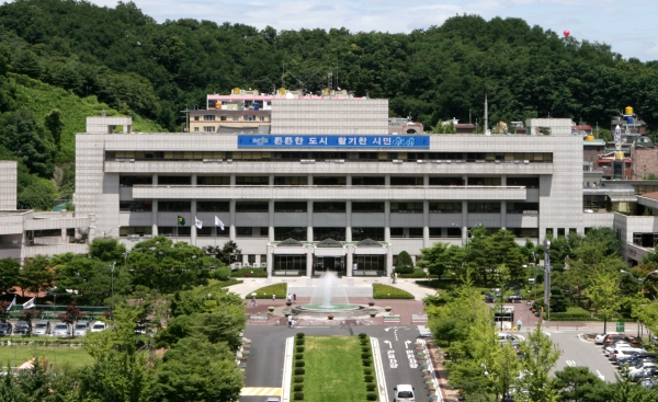 군포시 송정지구의 생활체육 요람이 될 송정복합체육센터가 본격적인 공사에 들어갔다.(사진=군포시)