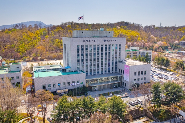 1인가구가 급증하고 있다. 만약 혼자 사시는 분이 코로나에 걸렸고 도움을 줄 사람이 신속하게 나타나지 않는다면 여간 불편하지 않을 것이다. (사진=서초구청)