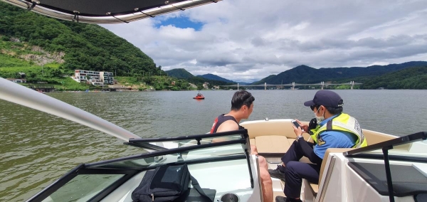 가평군은 수상레저사업의 안전문화 확산을 도모하고자 경기도·인천해양경찰서와 오는 7월 1일(금)부터 9월 4(일)까지 수상레저안전 합동 지도단속을 실시한다고 밝혔다. (사진=가평군)