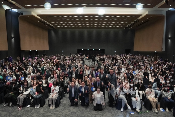 시흥시청소년재단은 관내 청소년동아리 활동을 보다 효과적이고 체계적으로 지원하고자 ‘2023 시흥시청소년동아리 연합인준식’을 지난 1일 서울대학교 시흥캠퍼스 컨벤션센터에서 개최했다.(사진=시흥시)