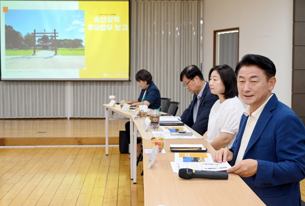 김동근 시장이 송산권역 현장 티타임을 진행하고 있다.(사진=의정부시)